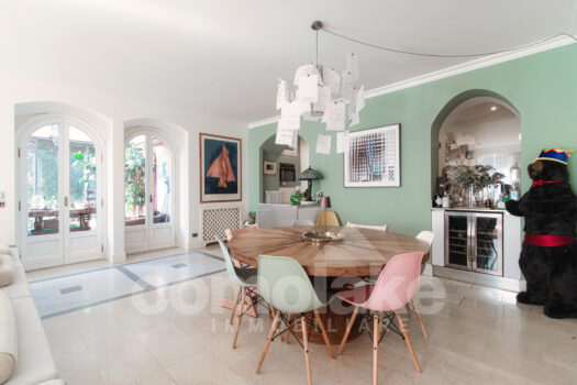 Apartment with garden on the lake and boat place near Cernobbio