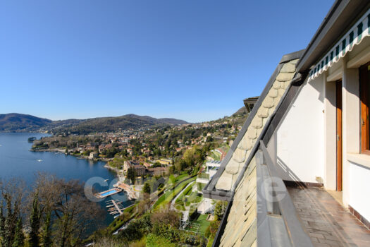 Penthouse with wonderful lake view in Cernobbio