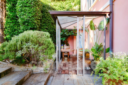 Apartment with garden on the lake and boat place near Cernobbio