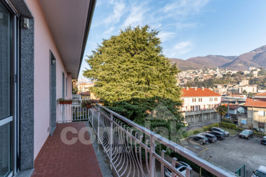 Apartment near Cernobbio with balcony and box
