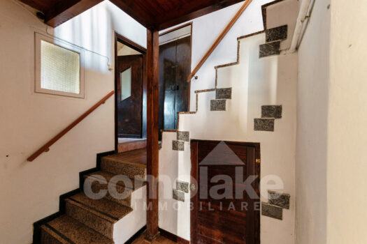 Lakeside home with a spacious terrace in Brienno