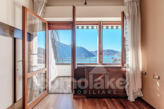 Penthouse with wonderful lake view in Cernobbio