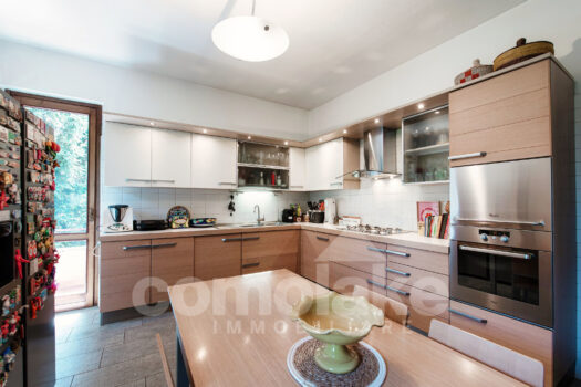 Independent villa with spacious garden in San Fermo Della Battaglia