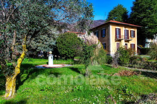 Classic villa with a large garden in Cernobbio