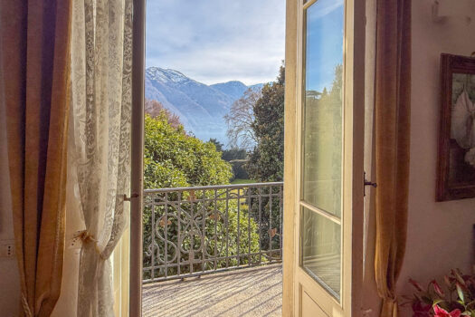 Apartment in an historic villa – Tremezzina with lake view