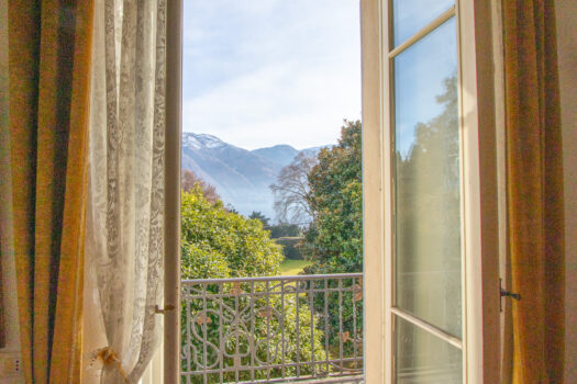 Apartment in an historic villa – Tremezzina with lake view