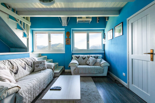 Villa with lake view in Cremia – dominant position