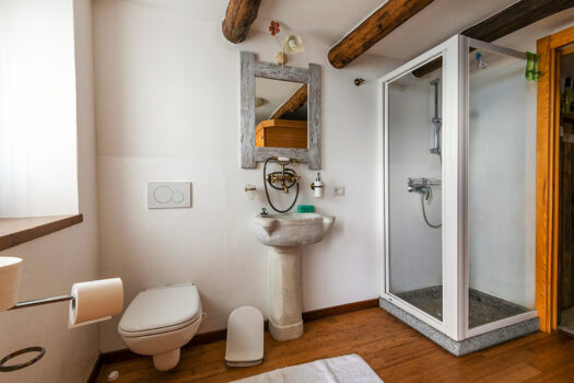 Villa with lake view in Cremia – dominant position