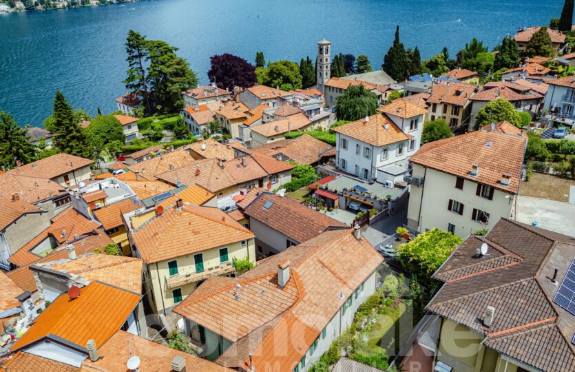 Lake house with garden in Torno