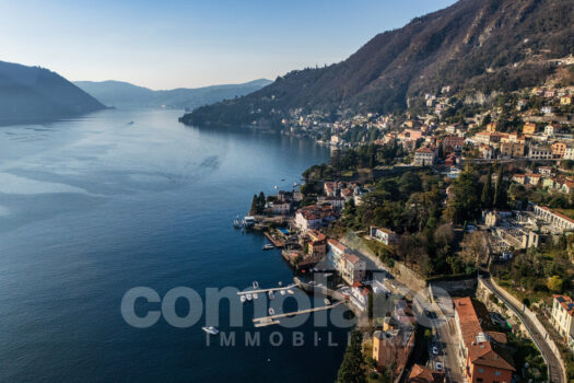 Modern villa with lake view in Moltrasio