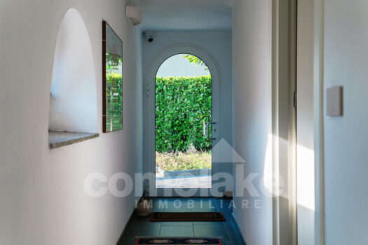 Modern villa with lake view in Moltrasio