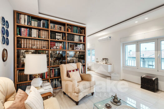 Modern villa with lake view in Moltrasio