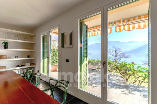 Villa with garden and wonderful lake view in Moltrasio