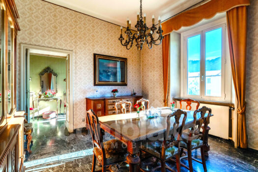 Classic villa with a large garden in Cernobbio