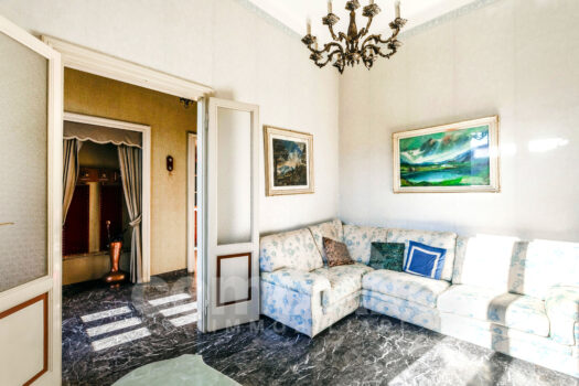 Classic villa with a large garden in Cernobbio