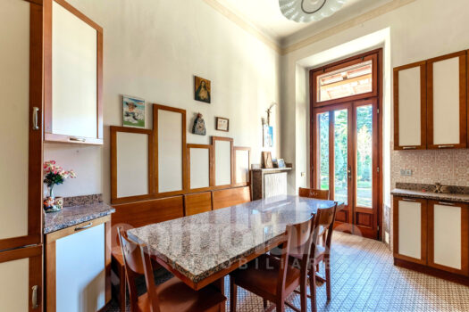 Classic villa with a large garden in Cernobbio