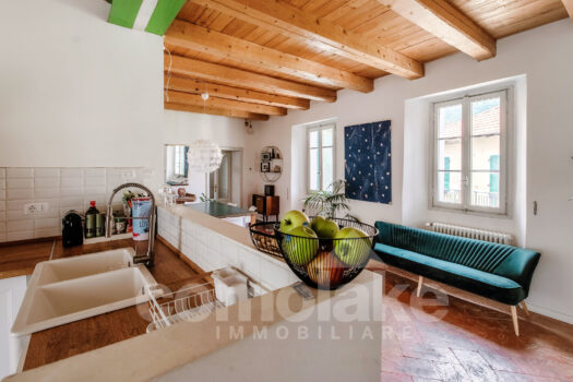 Lake house with garden in Torno