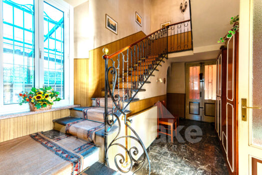 Classic villa with a large garden in Cernobbio