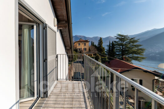 Modern villa with lake view in Moltrasio