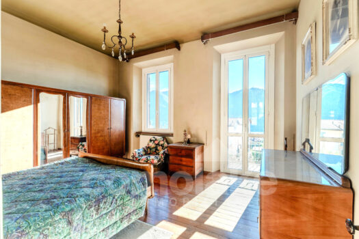 Classic villa with a large garden in Cernobbio