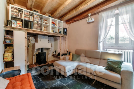 Lake house with garden in Torno