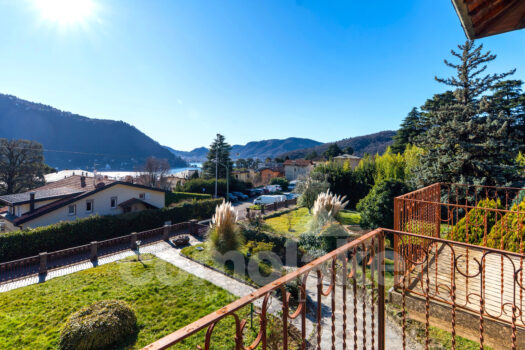 Classic villa with a large garden in Cernobbio