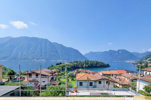 New villas with pool on Lake Como – lake view
