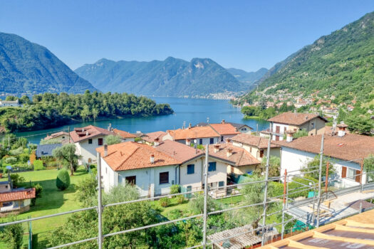 New villas with pool on Lake Como – lake view