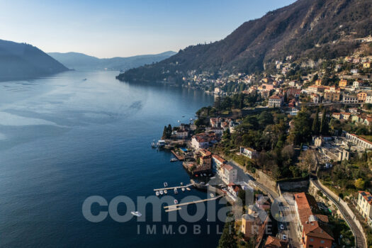 Modern villa with lake view in Moltrasio