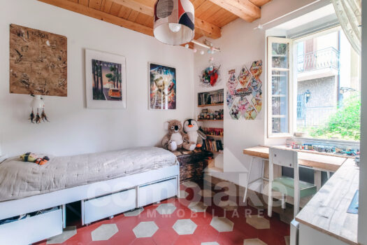 Lake house with garden in Torno