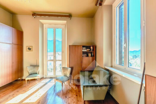 Classic villa with a large garden in Cernobbio