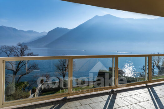 Villa with garden and wonderful lake view in Moltrasio