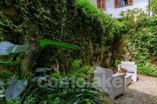 Lake house with garden in Torno