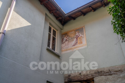 Lake house with garden in Torno