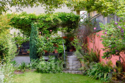 Lake house with garden in Torno