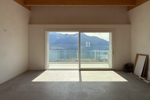 New modern apartments in Domaso – with a pool and lake views