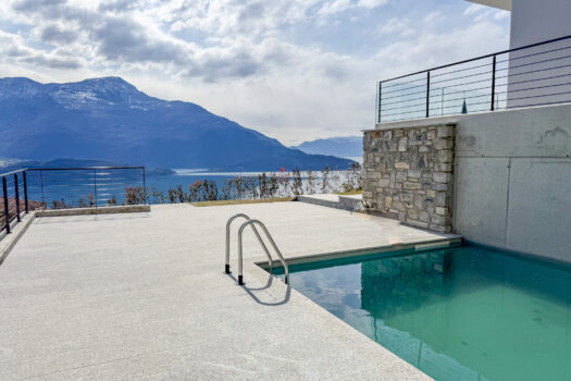 New modern apartments in Domaso – with a pool and lake views