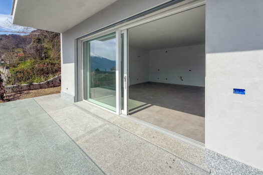 New modern apartments in Domaso – with a pool and lake views