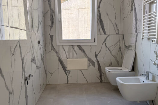 New modern apartments in Domaso – with a pool and lake views