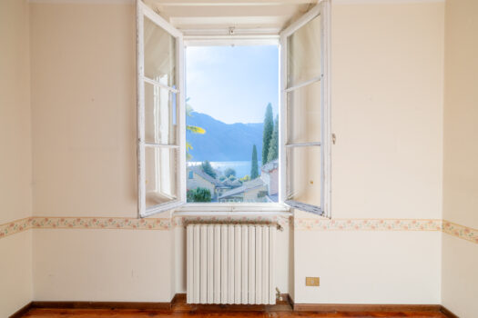 Villa with garden in Tremezzina – close to the center with lake view