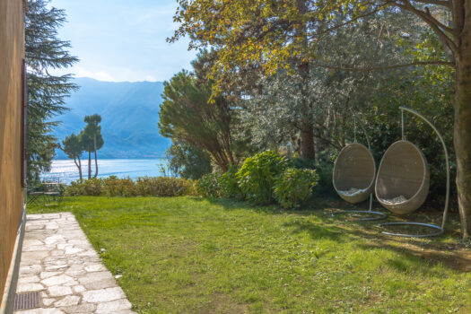 Villa directly on the lake in Tremezzina – stunning lake view