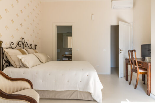 Villa directly on the lake in Tremezzina – stunning lake view