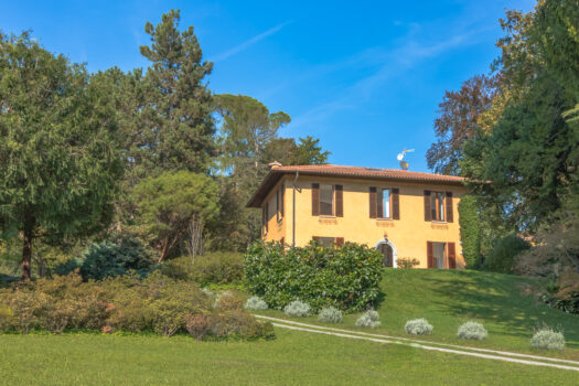 Villa directly on the lake in Tremezzina – stunning lake view