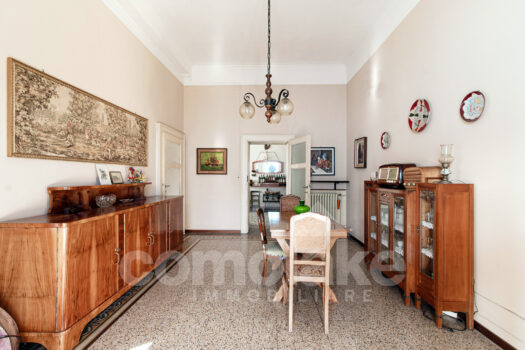 Historic house with a terrace and garden in Moltrasio