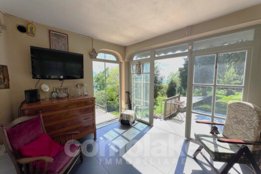 Old house with large garden in Cernobbio