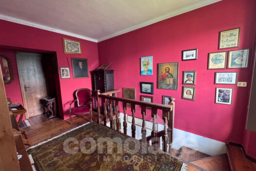 Old house with large garden in Cernobbio