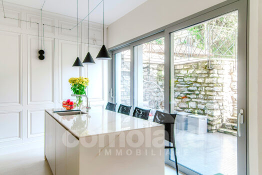 Detached house with a garden and lake view in Carate Urio