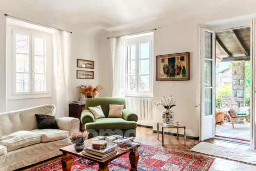 Apartment in historic house with terrace and garden in Moltrasio