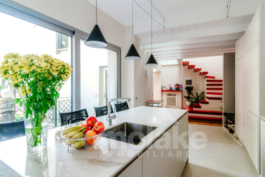 Detached house with a garden and lake view in Carate Urio