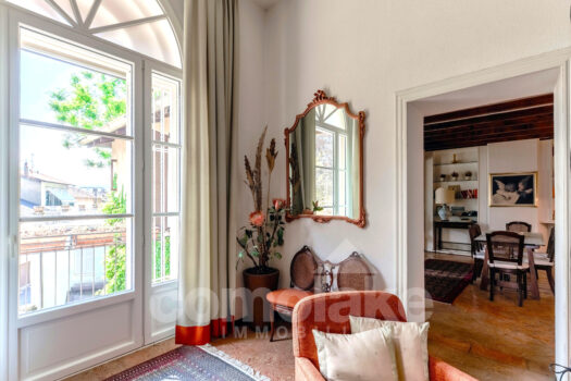 Apartment in historic house with terrace and garden in Moltrasio